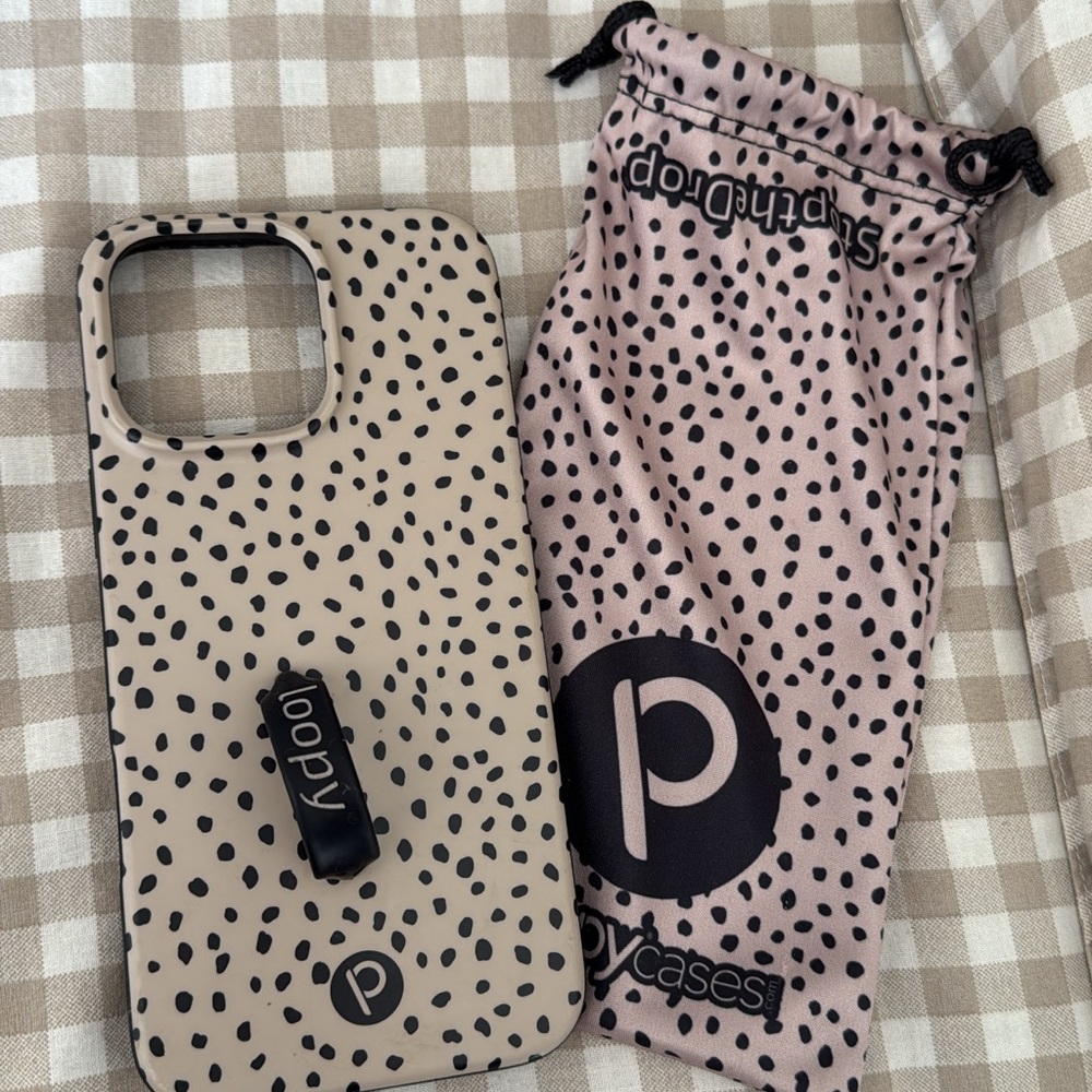 LOOPY case in Mocha Dots🤎iPhone 16 (6.9 screen)